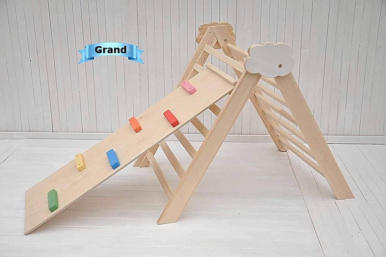 Les Triangle d’escalade XL de la marque Barin toys permettent aux enfants de développer leur motricité et de pratiquer une activité physique en intérieur
